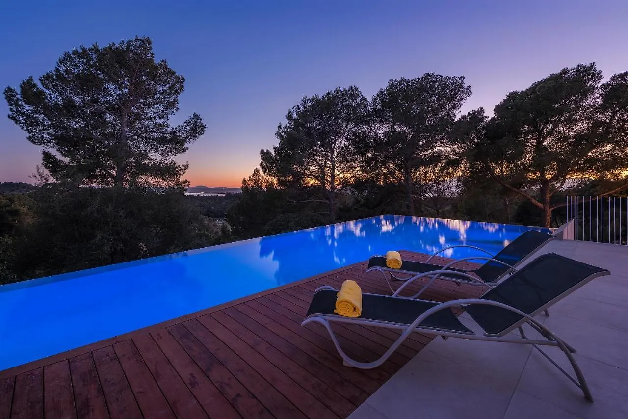 Brand New Luxury Villa Infinity Pool & Views Alcudia   Alcudia (Mallorca)